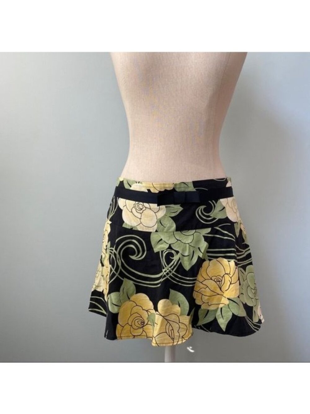Trixxi Floral mini skirt Black Yellow Green